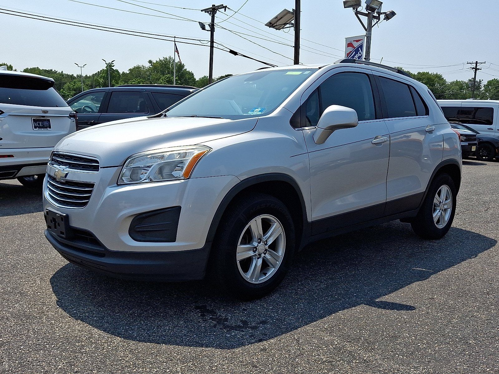 Used 2016 Chevrolet Trax LT w/ LT Sun and Sound Package AWD/4WD image 3
