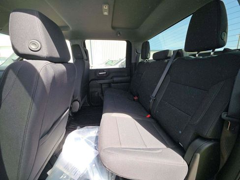 Used 2025 Chevrolet Silverado 2500 Custom w/ Custom Value Package image 8