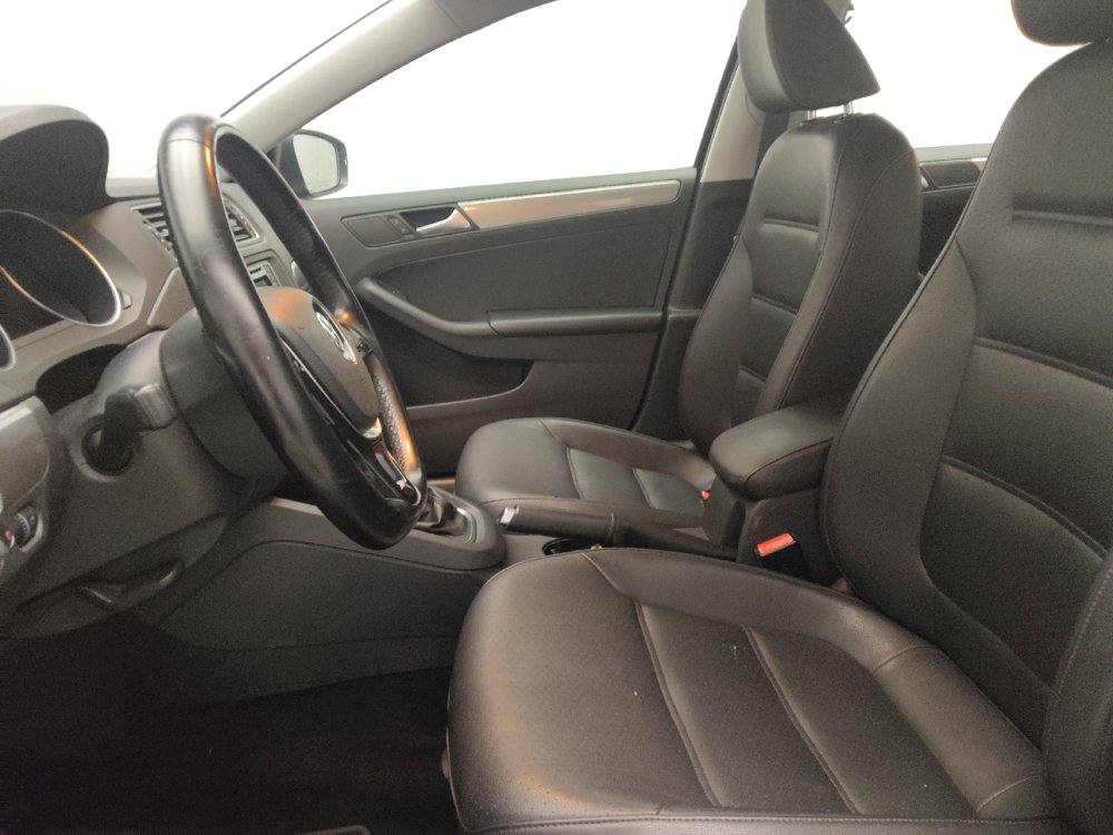 Used 2017 Volkswagen Jetta SE FWD image 17