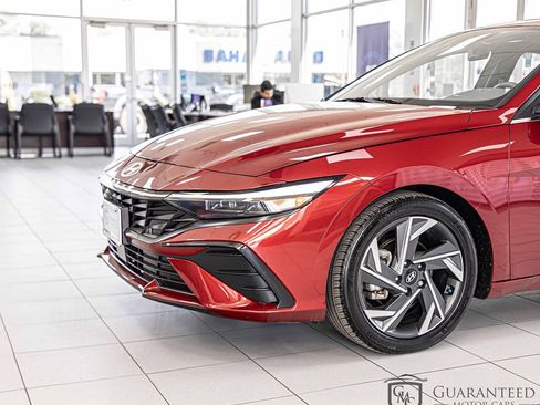 Used 2024 Hyundai Elantra SEL w/ Convenience Package FWD image 5