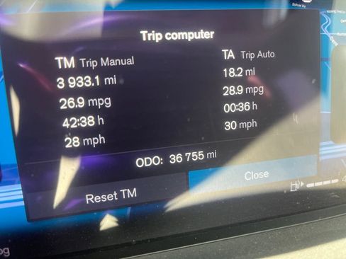 Used 2023 Volvo XC40 B4 Plus w/ Driver Assist Package FWD image 7
