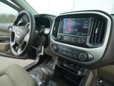 Used 2020 GMC Canyon SLE w/ Elevation Edition image 30