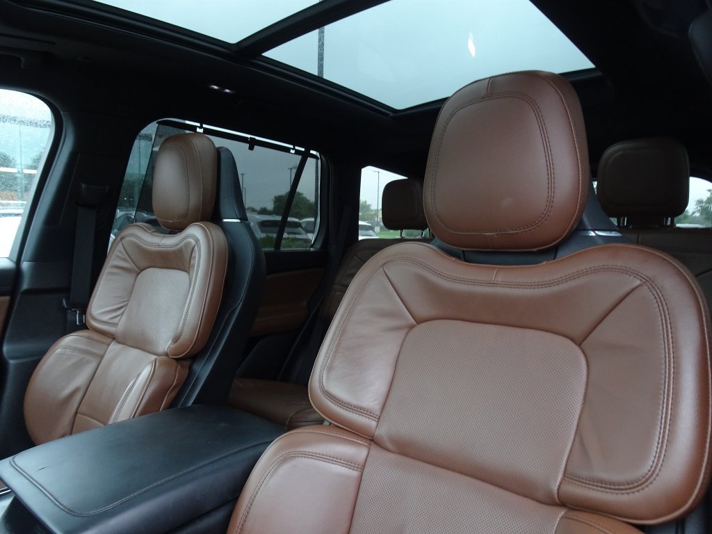 Used 2023 Lincoln Aviator Grand Touring w/ Equipment Group 301A AWD/4WD image 11