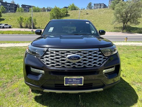 Used 2020 Ford Explorer Platinum w/ Premium Technology Package AWD/4WD image 2