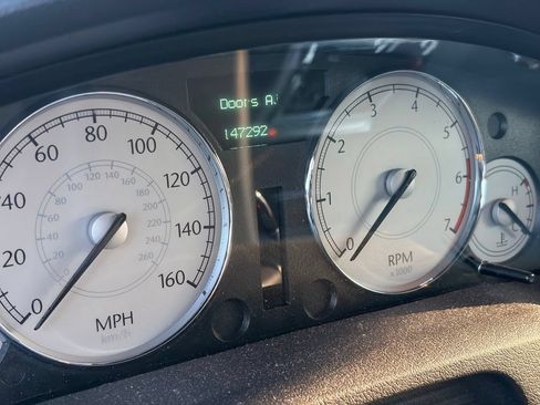 Used 2006 Chrysler 300 C RWD image 9