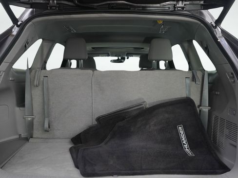 Used 2016 Toyota Highlander Limited w/ Driver Technology Package AWD/4WD image 9