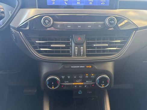 Certified 2023 Ford Escape Active AWD/4WD image 23