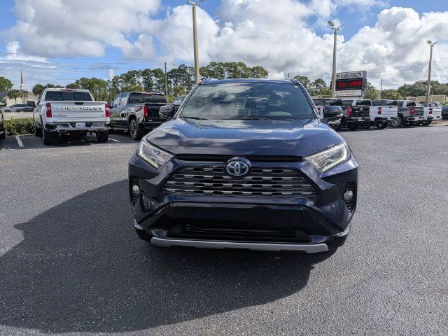 Used 2021 Toyota RAV4 XSE w/ XSE Grade Weather Package AWD/4WD image 8