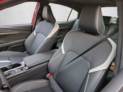 Used 2025 Toyota Camry SE w/ Convenience Package FWD image 13