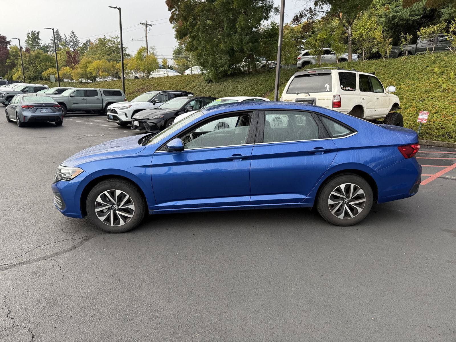 Used 2024 Volkswagen Jetta S FWD image 2