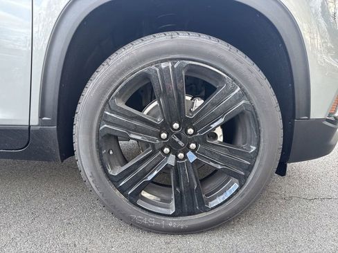 New 2026 GMC Acadia Elevation image 9