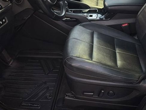 Used 2022 Kia Telluride EX w/ EX Premium Package image 27