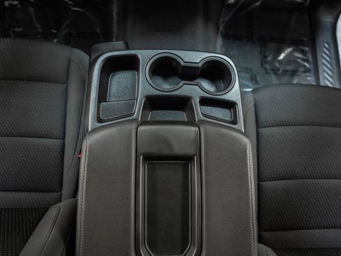 Used 2024 Chevrolet Silverado 2500 Custom image 35