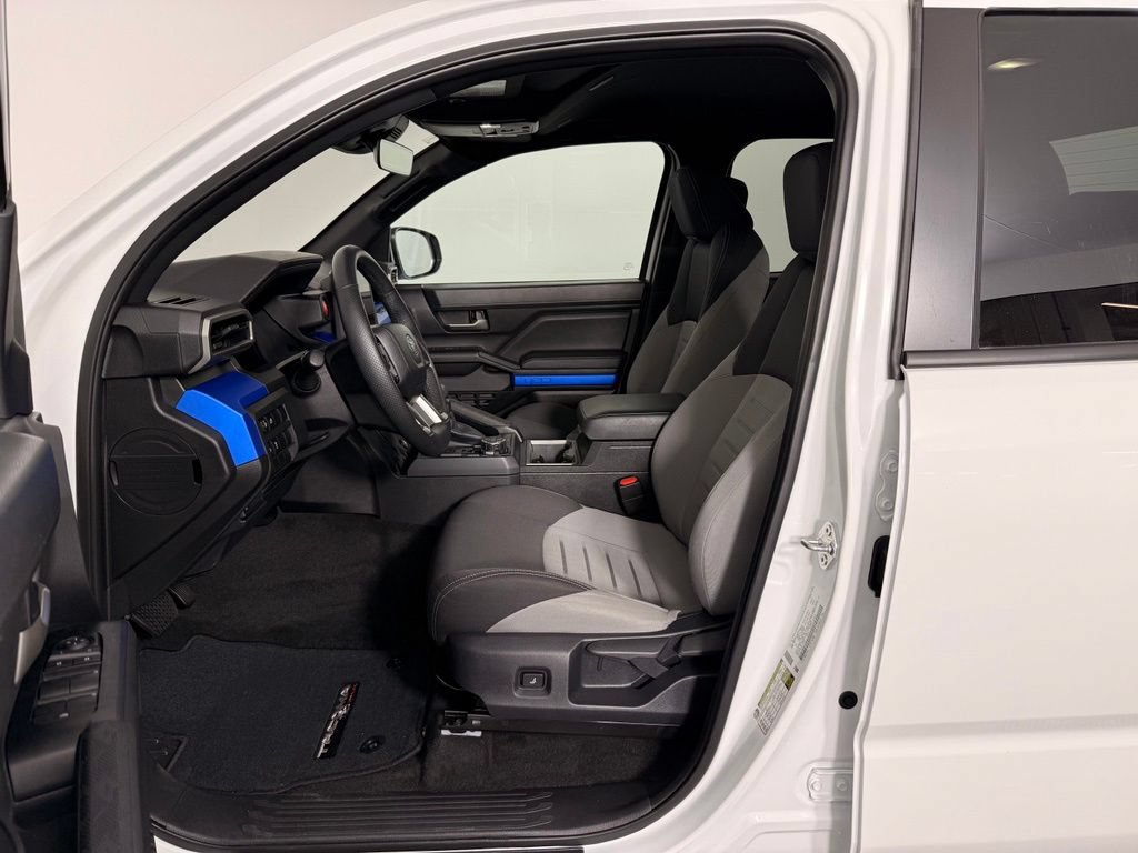 Certified 2025 Toyota Tacoma TRD Off-Road AWD/4WD image 2