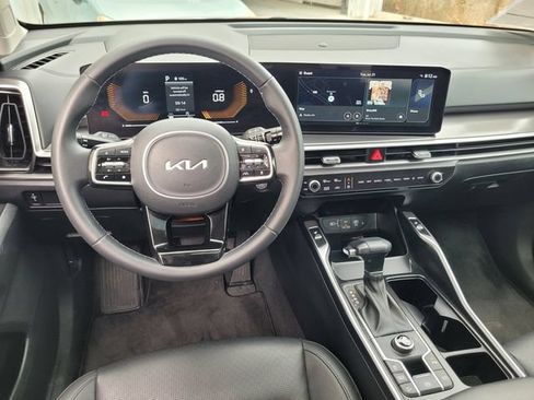 Certified 2025 Kia Sorento S w/ Panoramic Sunroof Package FWD image 20