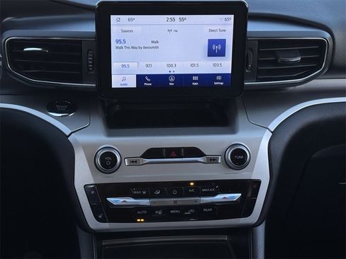 Used 2022 Ford Explorer XLT w/ Equipment Group 202A image 18