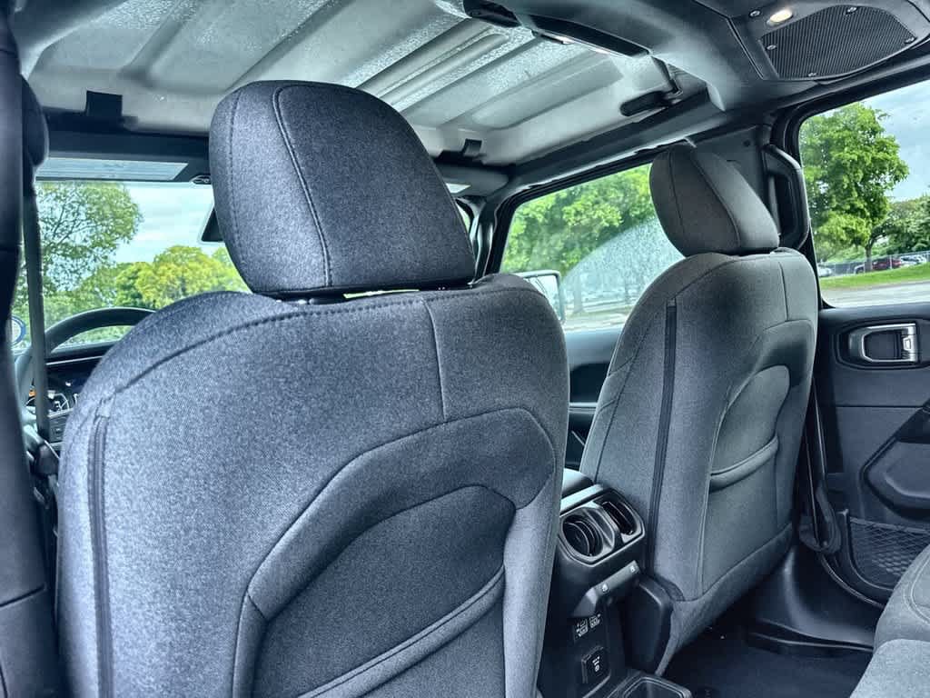 Used 2026 Jeep Wrangler Unlimited Sahara AWD/4WD image 23