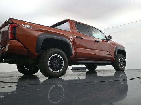 Used 2025 Toyota Tacoma TRD Off-Road AWD/4WD image 40