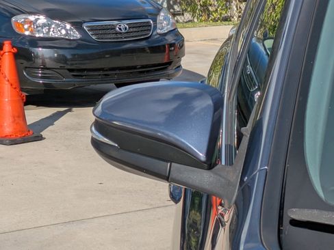 Used 2015 Toyota Highlander XLE image 8