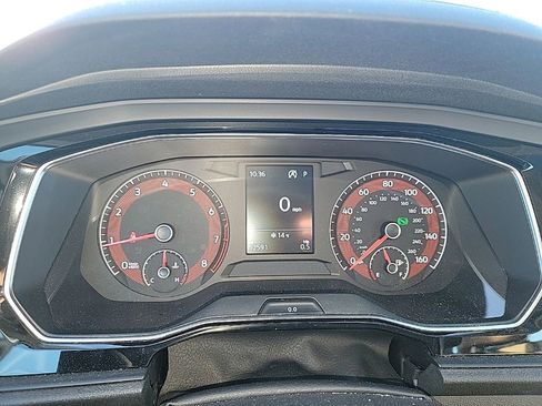 Used 2019 Volkswagen Jetta SE w/ Cold Weather Package image 17