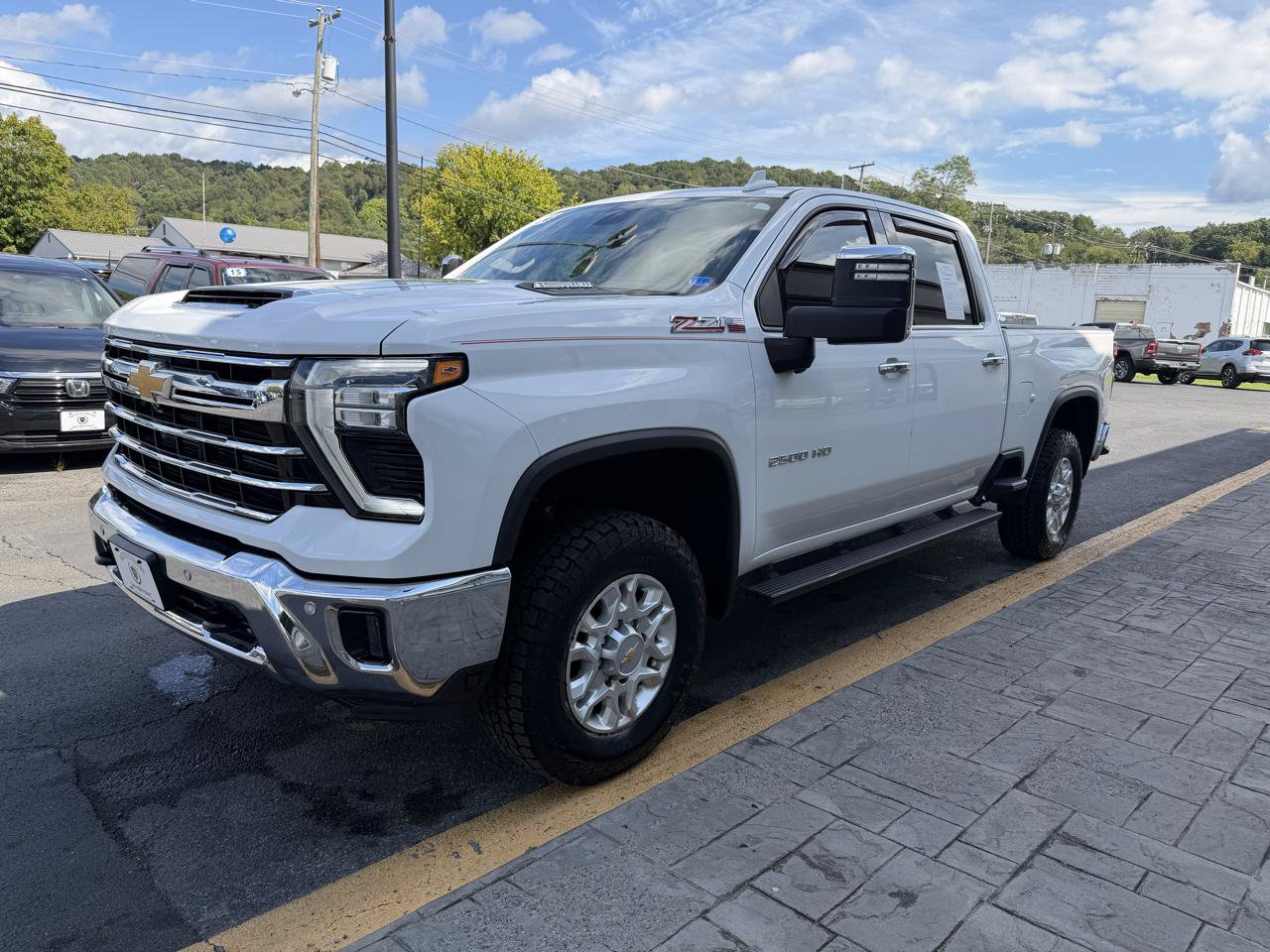 Used 2024 Chevrolet Silverado 2500 LTZ w/ LTZ Convenience Package AWD/4WD image 4