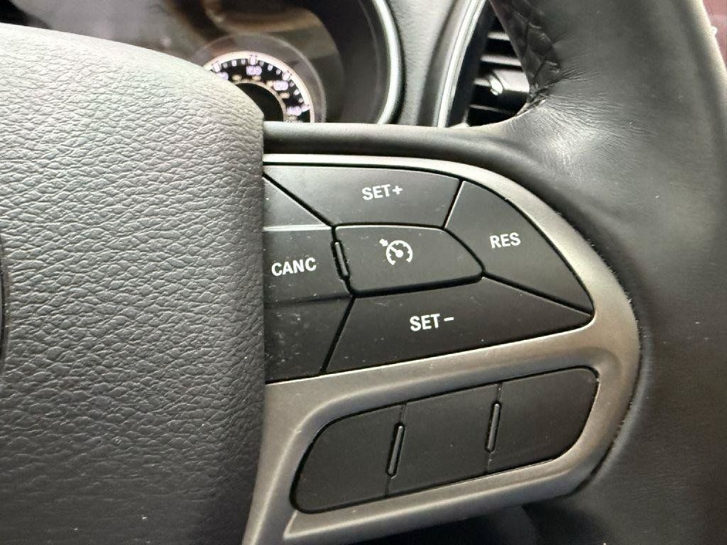Used 2019 Jeep Cherokee Limited AWD/4WD image 15