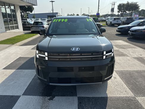 Used 2024 Hyundai Santa Fe Limited FWD image 2