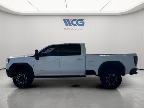 Used 2025 GMC Sierra 2500 AT4X AWD/4WD image 10