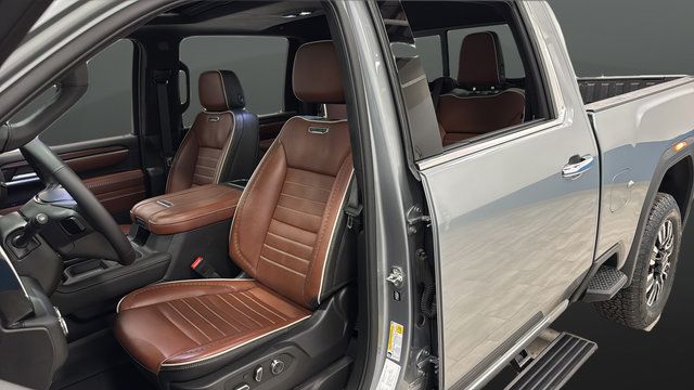 Used 2025 GMC Sierra 3500 Denali Ultimate AWD/4WD image 9