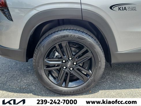 Used 2025 Chevrolet Trax ACTIV w/ Driver Confidence Package FWD image 9