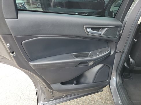 Used 2021 Ford Edge SE FWD image 13