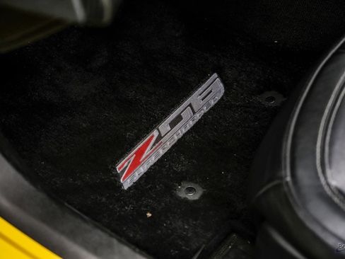Used 2015 Chevrolet Corvette Z06 w/ 3LZ Preferred Equipment Group RWD image 56