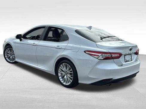 Used 2018 Toyota Camry XLE w/ Audio Package image 5