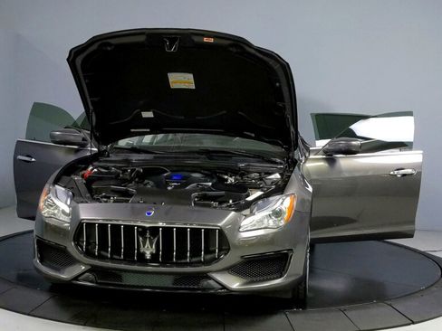 Used 2017 Maserati Quattroporte S GranSport image 10
