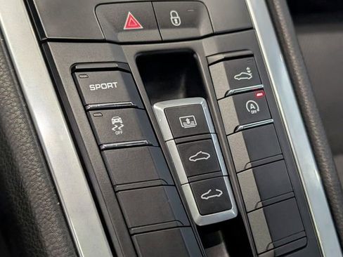 Used 2016 Porsche 911 Carrera Black Edition image 17