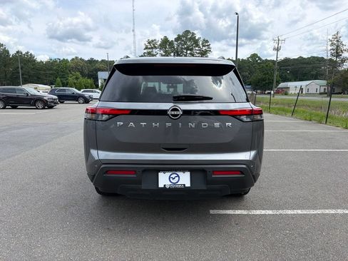Used 2025 Nissan Pathfinder SV FWD image 9