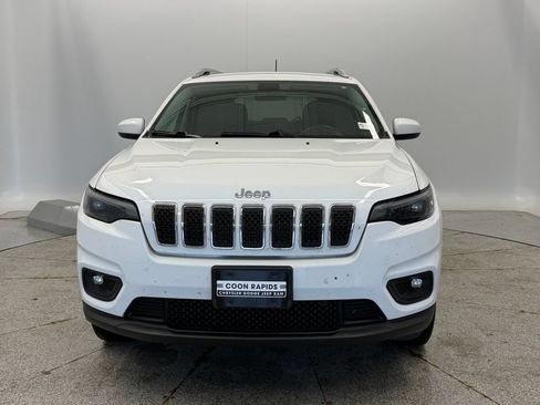 Used 2019 Jeep Cherokee Latitude Plus w/ Cold Weather Group AWD/4WD image 2