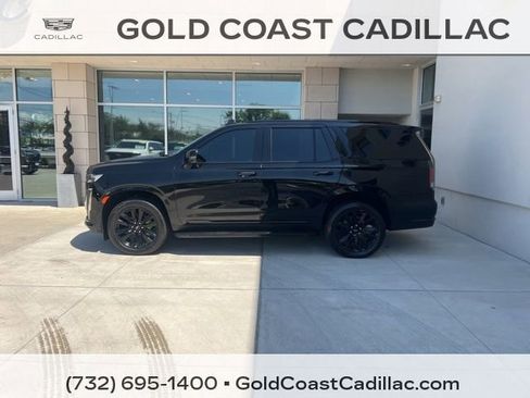 Used 2024 Cadillac Escalade Sport AWD/4WD image 2