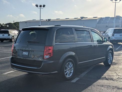 Used 2019 Dodge Grand Caravan SXT FWD image 5