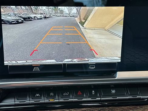 Certified 2023 GMC Sierra 1500 Elevation image 19