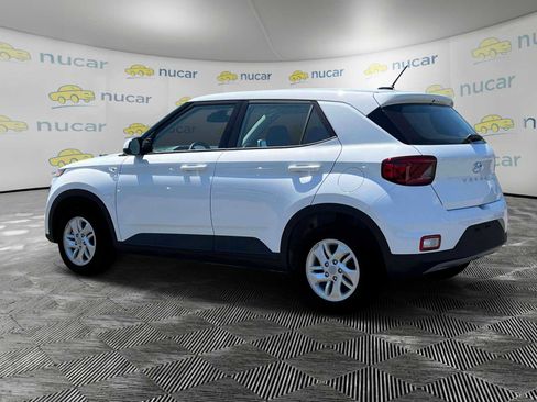 New 2025 Hyundai Venue SE image 5