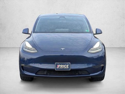 Used 2022 Tesla Model Y Long Range image 2