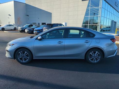 Used 2024 Kia Forte LXS image 7