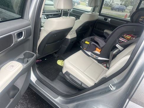 Used 2024 Hyundai Santa Fe SEL image 2