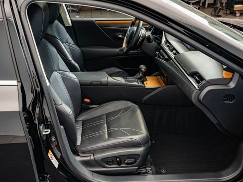 Used 2019 Lexus ES 300h FWD image 23