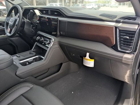 New 2025 GMC Sierra 2500 Denali w/ Denali Reserve Package image 27