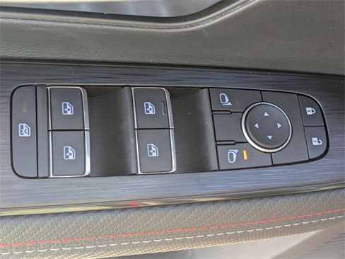 New 2026 Nissan Kicks SR w/ Illumination Package image 12