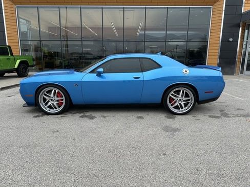 Used 2016 Dodge Challenger SRT Hellcat image 9
