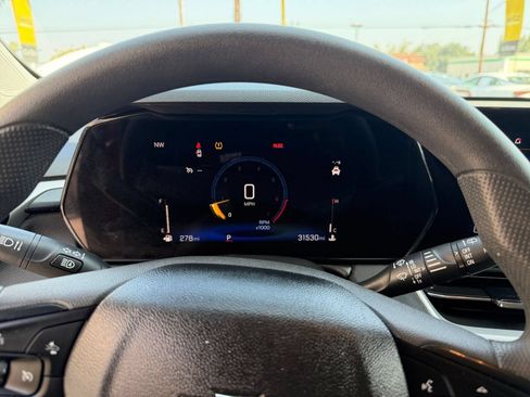Used 2025 Chevrolet TrailBlazer LT FWD image 39