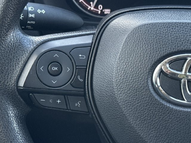 Used 2025 Toyota RAV4 XLE FWD image 14
